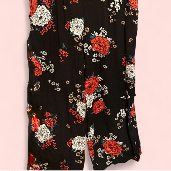 Torrid Black Floral Jumpsuit with wide legs - Picture 4 of 12